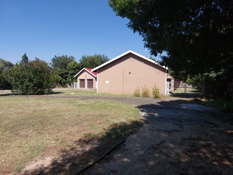 To Let 3 Bedroom Property for Rent in Suidrand Free State